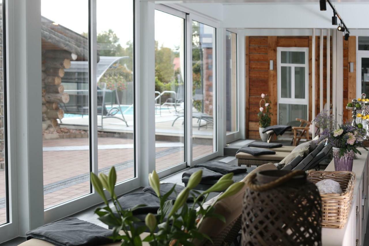 Seehotel Niedernberg - Das Dorf Am See Exterior foto